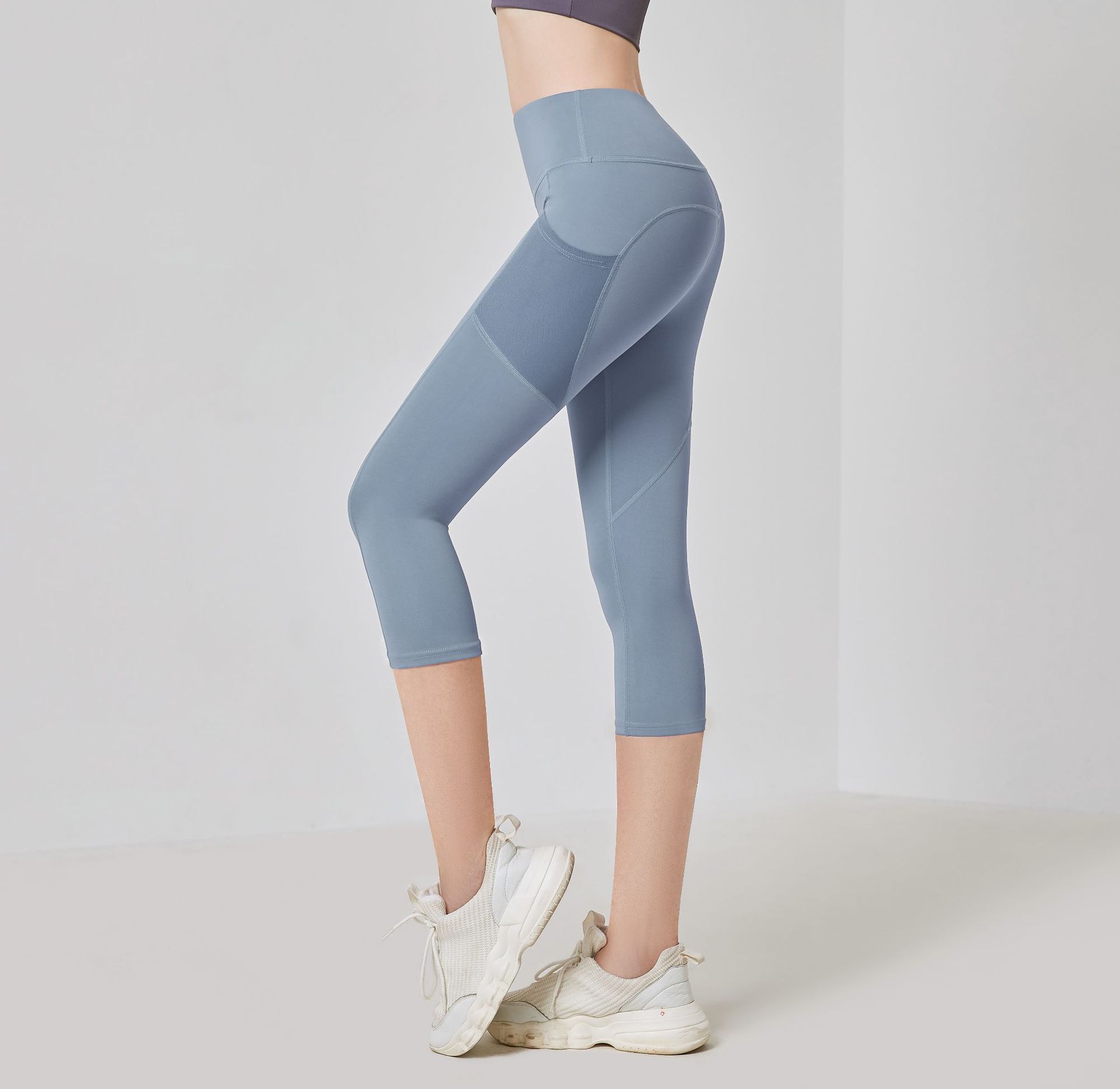 Peach-bottom seven-inch pocket pants - side view