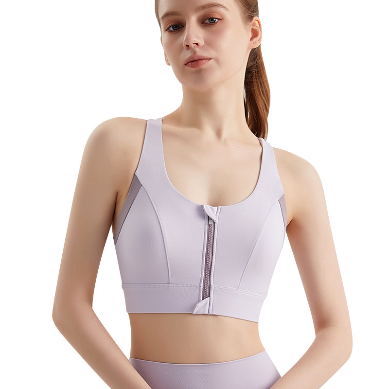 LAHN LULU sports bra with integrated cups, front zipper for closure, shock-absorbing, high-strength and antibacterial fabric, sports vest - in-use view