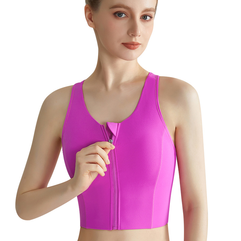 LAHN Leica sports bra with high-strength shock-proof front zipper, integrated fixed cups, and letter-shaped back design for a comfortable sports bra. - in-use view