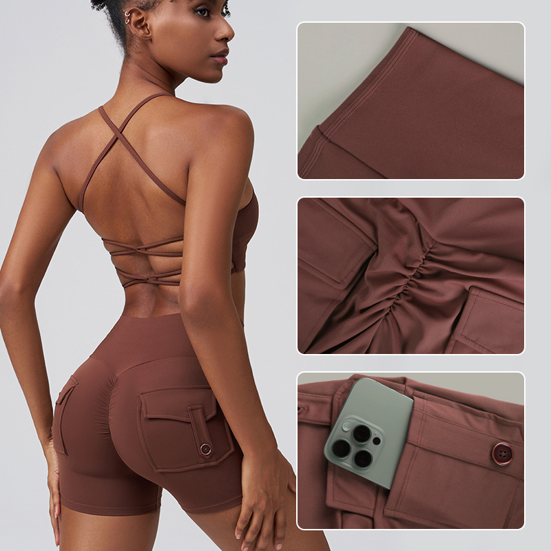 Walton sport-style three-quarter length shorts for women, with high waist, tummy-revealing, no embarrassing lines, full buttocks pleats, and pocket design for yoga shorts. - texture close-up