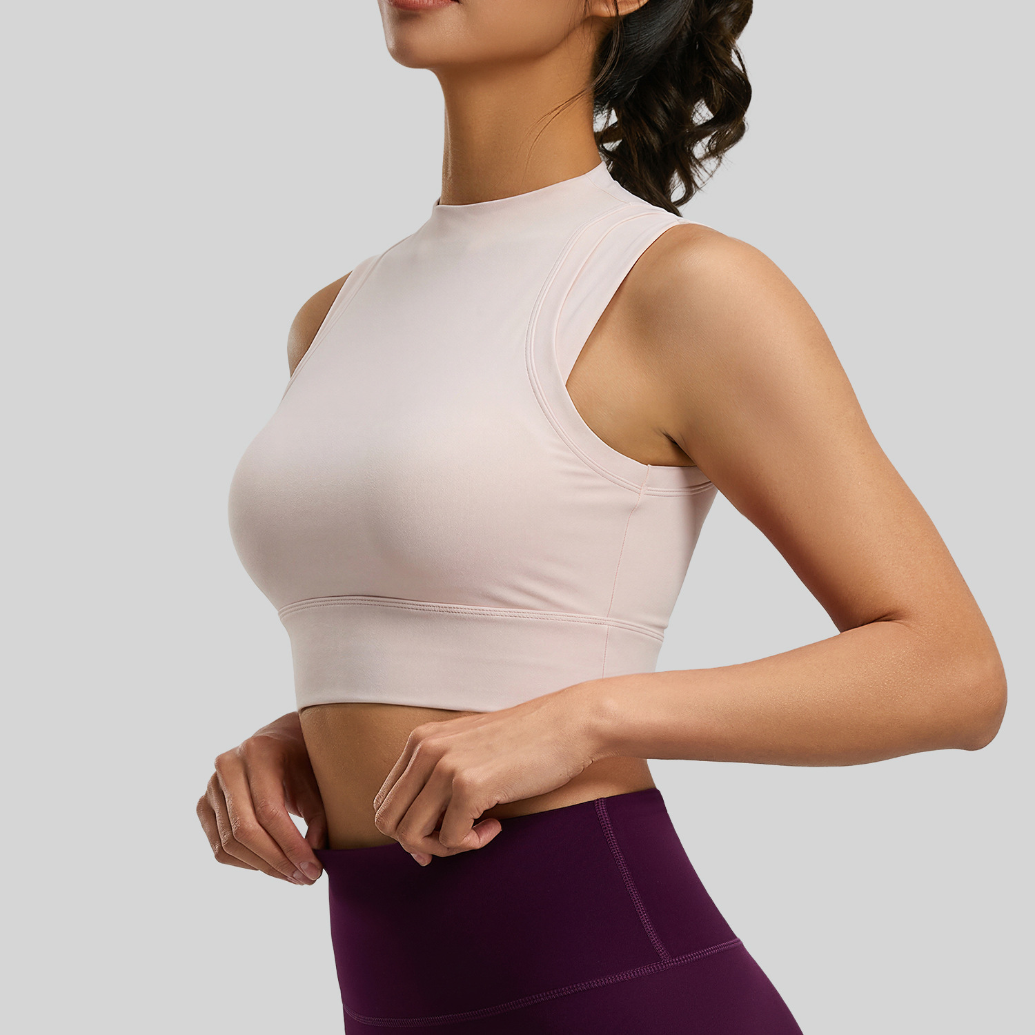 Polyamide short-knit pullover vest - detail view